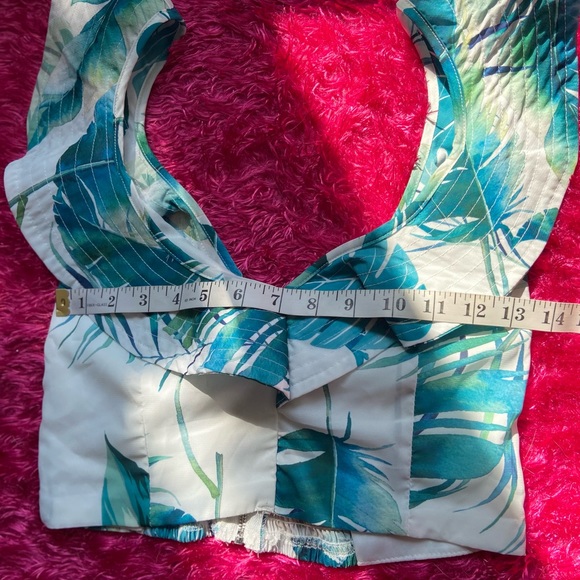 Two Piece Skirt Set with Ruffles Size Small - Picture 13 of 16